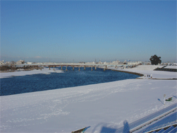 大和川の雪景色