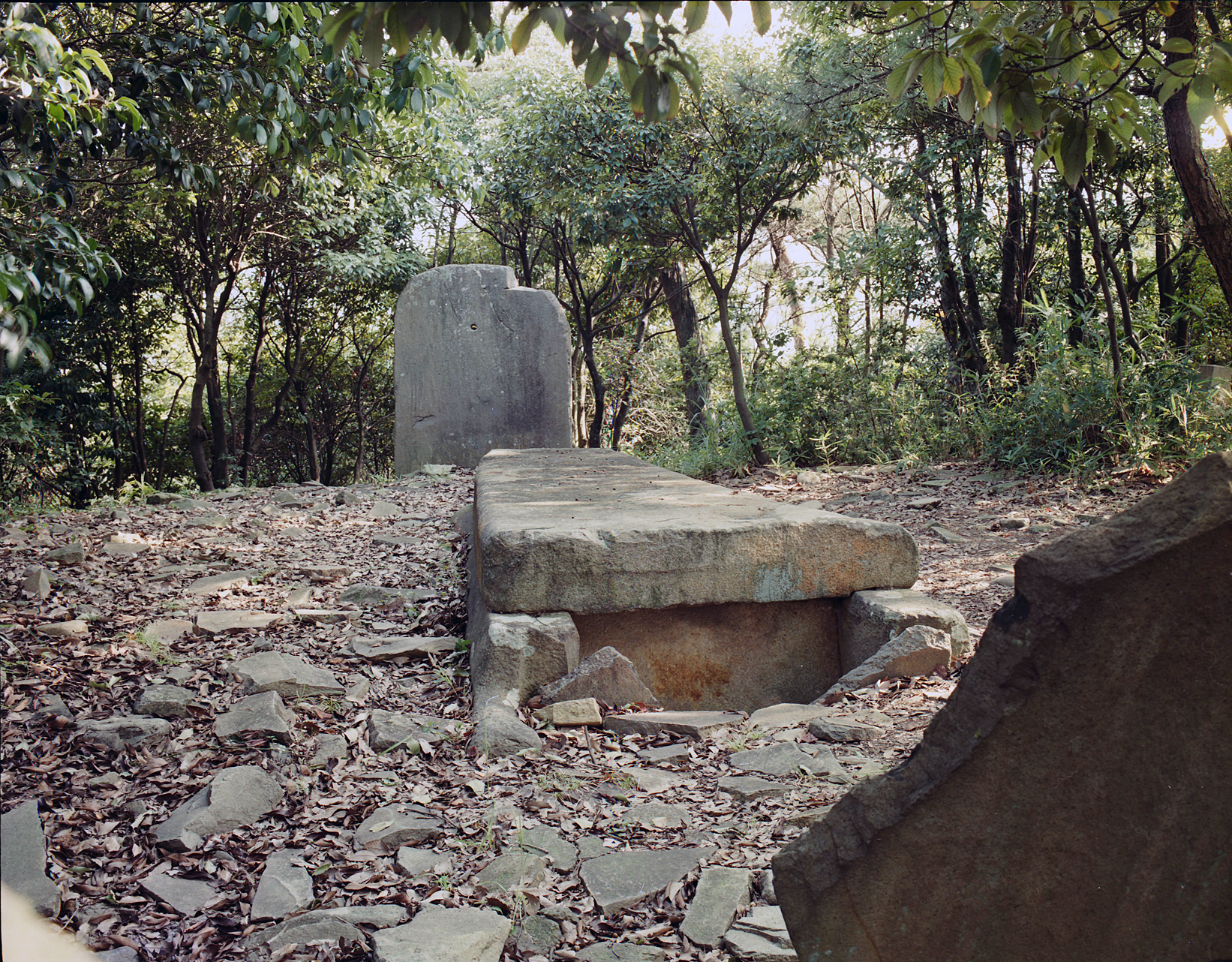 松岳山石棺