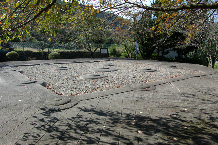 河内国分寺跡塔基壇 河内国分寺跡塔基壇